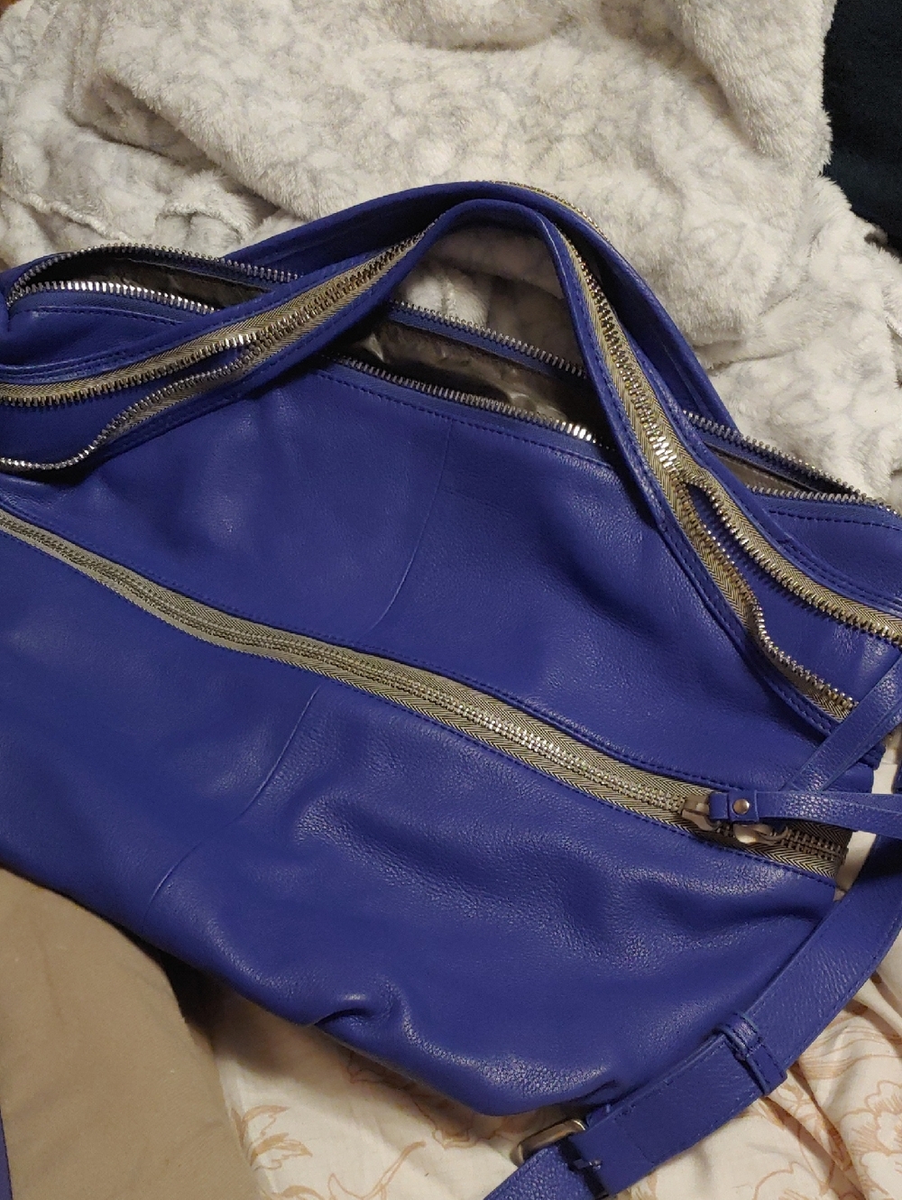Blue Leather Zip-Accent Women’s Shoulder Bag